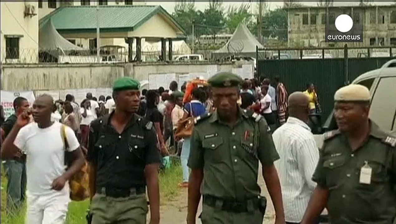 Gewalt- und Terrorrisiko: Nigeria geht zu den Wahlurnen
