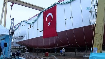 Sismik araştırma gemisi denize indiriliyor