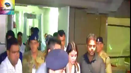 EXCLUSIVE Anushka Sharma Virat Kohli Return From Sydney- The Bollywood