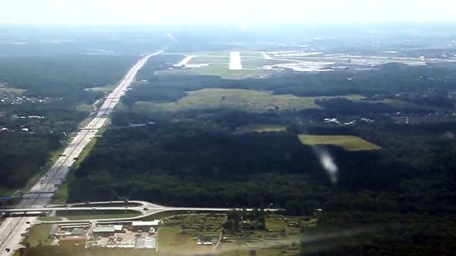 Посадка самолета Вид из кабины пилота) - в HD качестве