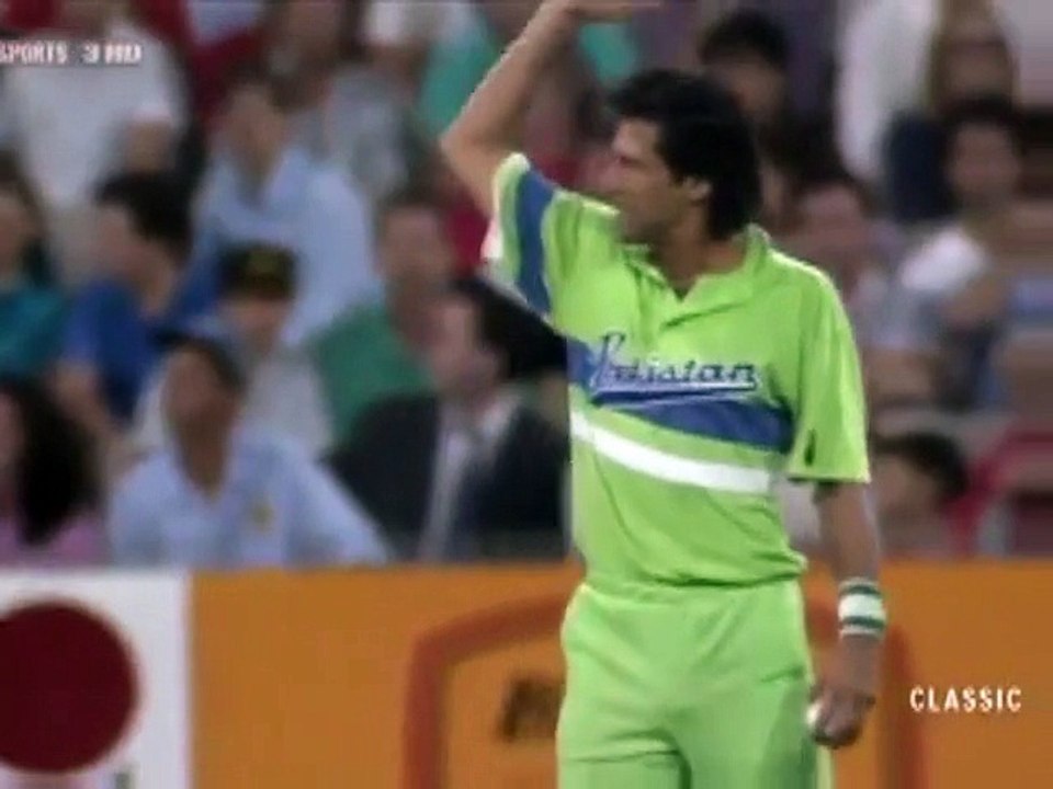 Batsman Shivering while Imran Khan Bowling