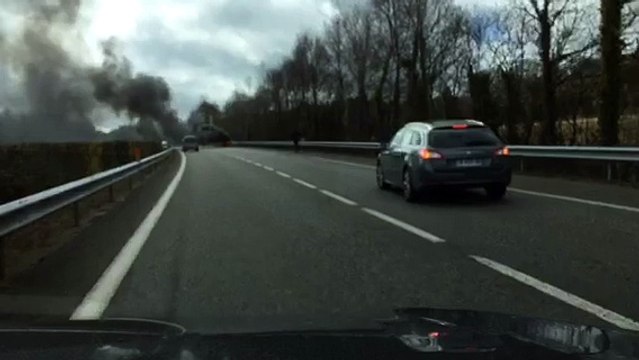 Voiture incendiée à Elven