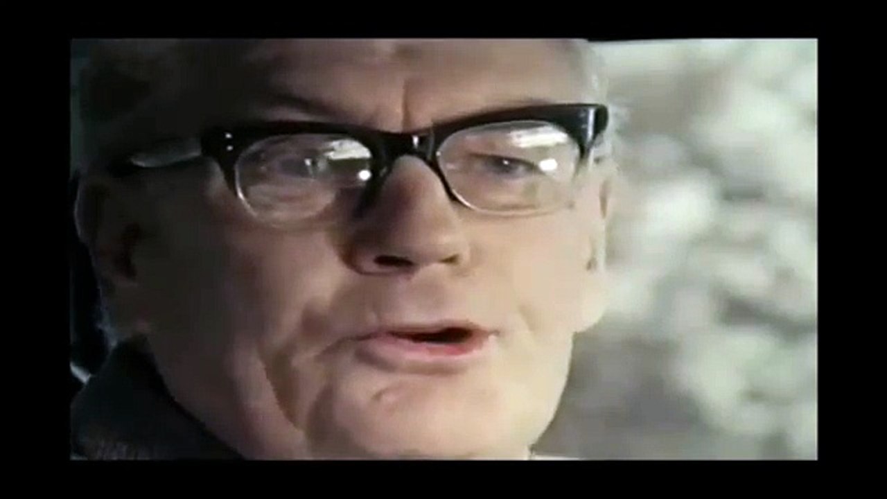 Encounter - Alien & Cigar Spacecraft