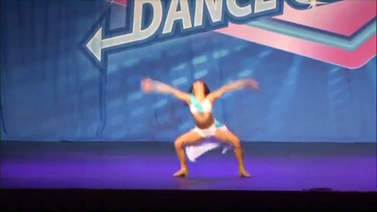Alexa Jozka - Dancing