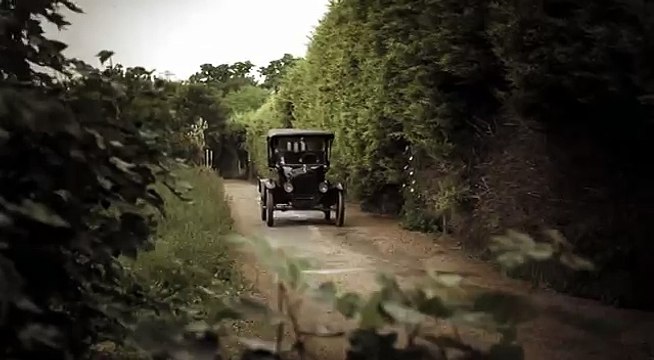 Yolanda Be Cool Vrs DCup - We No Speak Americano (Official Music Video)