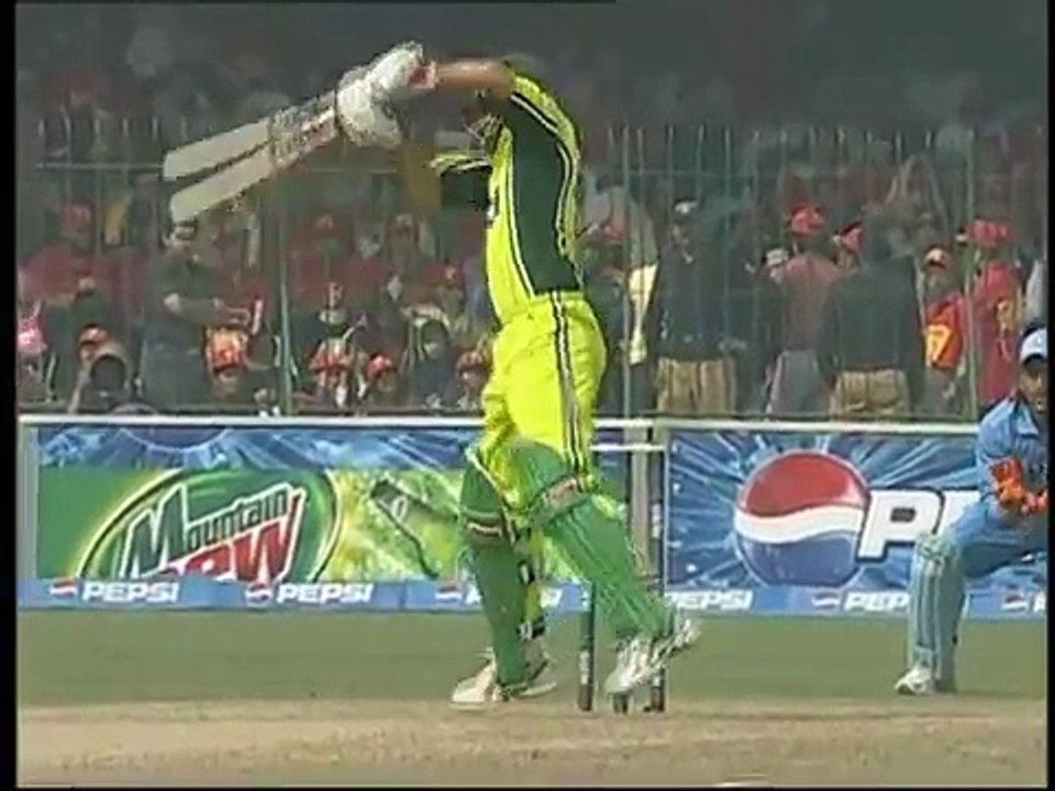 Pakistan vs India 2006 Hutch Cup 3rd ODI Full Match Highlights video