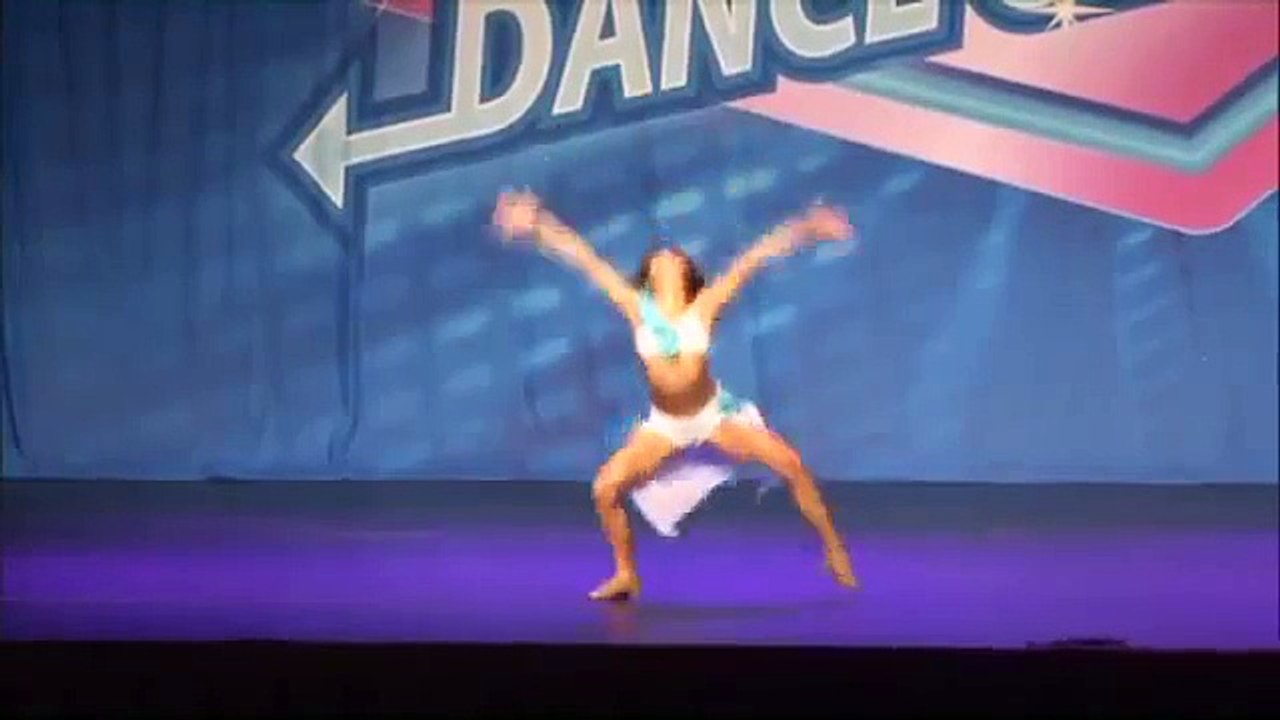 Alexa Jozka - Dancing