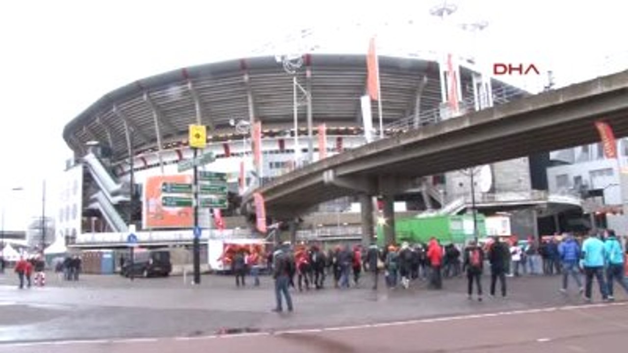 Amsterdam Arena'da Maç Heyecanı Başladı....