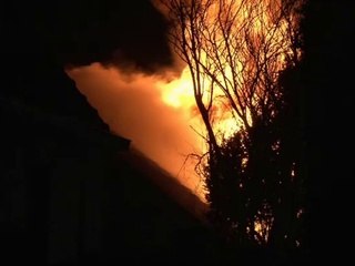 Loods autosloperij verwoest door brand - RTV Noord