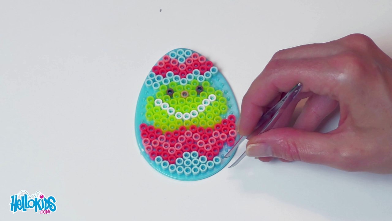 Oeufs de Pâques en perles à repasser