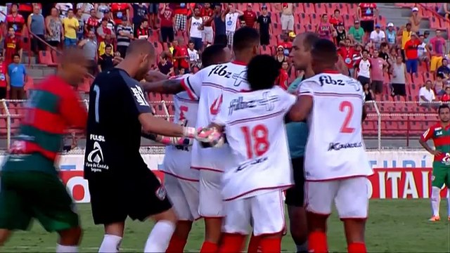 Goal controversially ruled out in the Paulistao