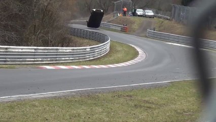 Accident terrible d'une Nissan GT-R Nismo
