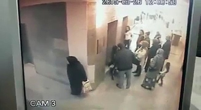 Grandma pooping in front of people in an hospital!