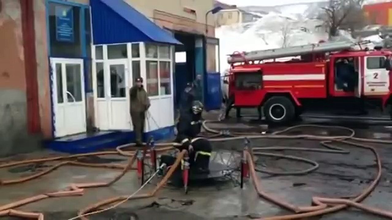 Даже пожарники летают .