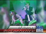 Sharmila Farooqi dance on her own Mehndi - [FullTimeDhamaal]