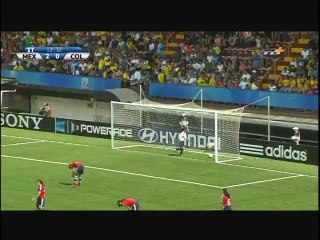 Gol: México 3 - Colombia 0