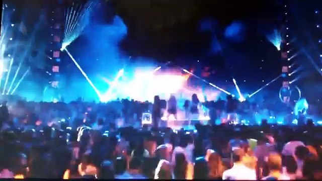 Nick Jonas - Jelaous (Live at Kids' Choice Awards)