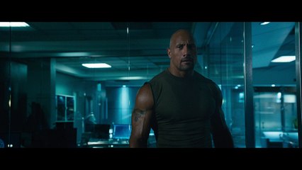 (extrait) FAST & FURIOUS 7 :  hobbs découvre shaw dans son bureau