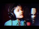 Amazing 4 Years Old Sings 