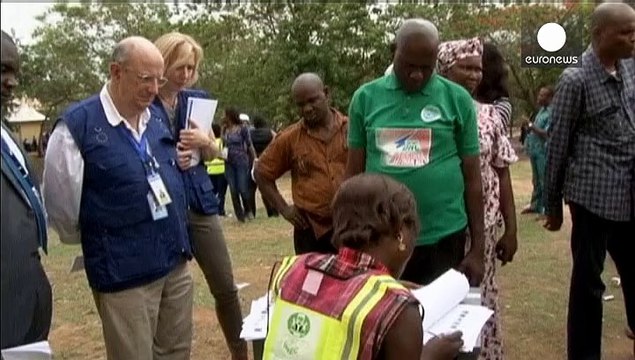 Wahlen in Nigeria trotz Terrorrisiko: Beobachter erwarten knappes Ergebnis