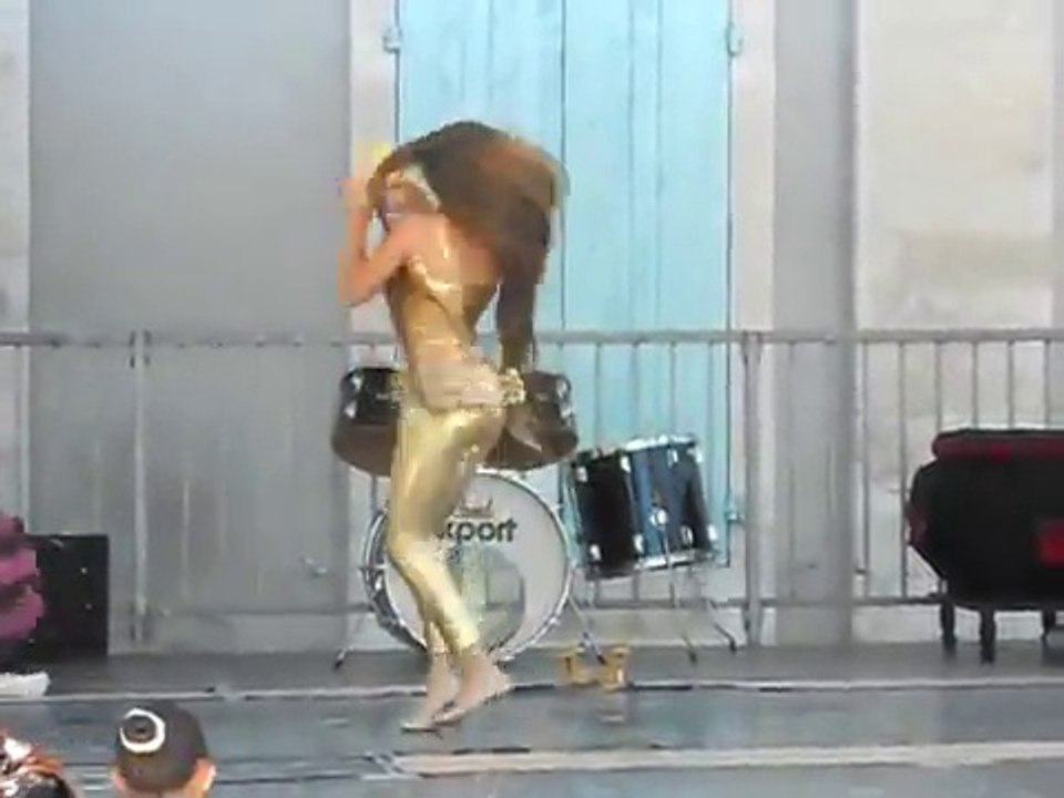 Fabuless Performance by ENGLISH Girl.HD DANCE