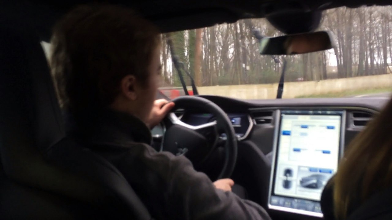 Marcoussis Tesla P85D
