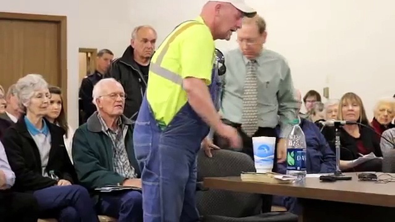 Hearing on Fracking Wastewater Well in Sioux County, NE (clip)