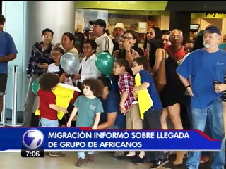 Llegada de grupo de africanos causó temor y confusión en el Juan Santamaría