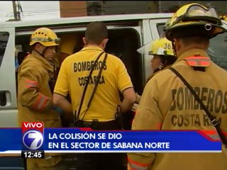 Al menos 11 personas atendidas tras choque entre bus y buseta en La Sabana