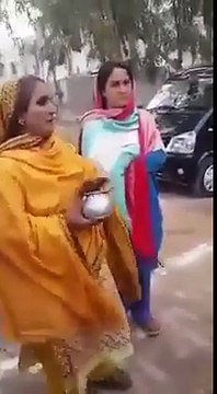 hahahah Oye Justin Khusri grin emoticon Tera Muqabla A Gya grin emoticon pacman emoticon