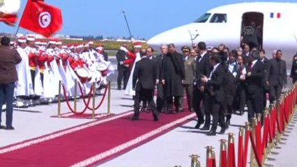 Fransa Cumhurbaşkanı Hollande Tunus'ta