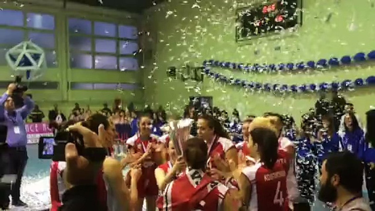 Βόλει απονομή στις γυναίκες του Ολυμπιακού