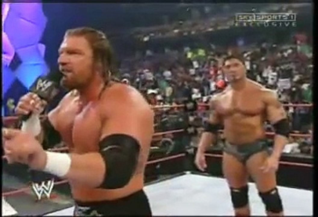 RAW 2004 - Triple H calls out Randy Orton