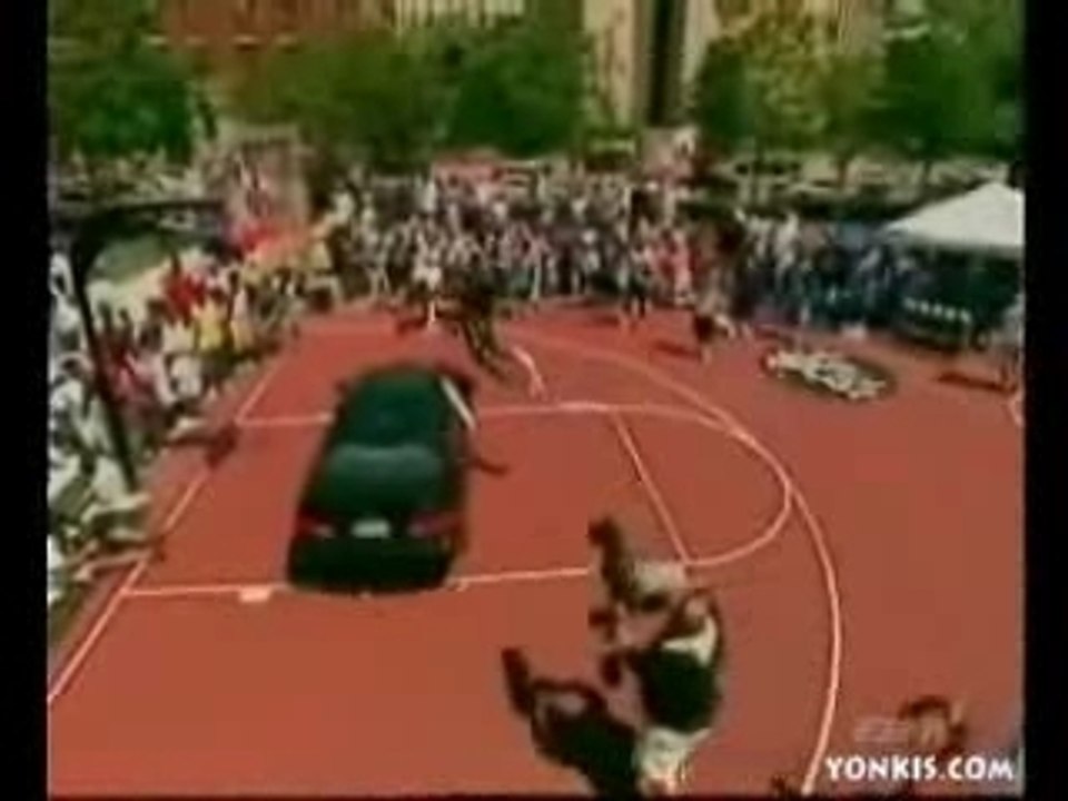 DUNK par dessus voiture