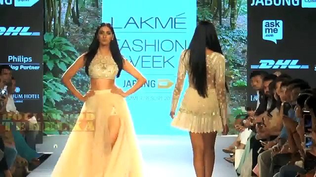 Shocking Wardrobe malfunction at Lakme Fashion Week