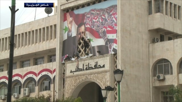 حالة ترقب ونزوح في مدينة إدلب