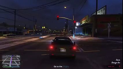 GTA V : Ce mec Explose sa Voiture contre un Train
