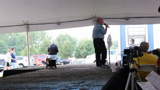 Danny McCorkle sings 'Walk A Mile In My Shoes' at Elvis Week 2013 (video)