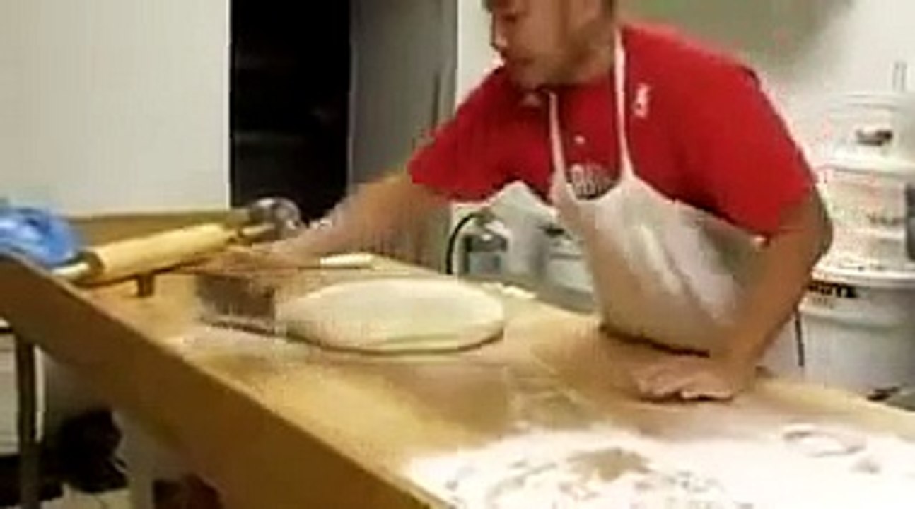 طريقة تقطيع عجينة الدونات !