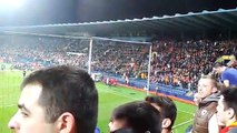 Crna Gora - Rusija EURO 2016, Bacanje Baklje na teren. Momenat (3.27m) kada baklja pogađa golmana Rusije