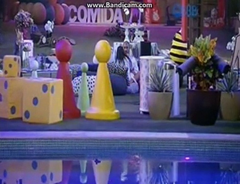 Amanda e Fernando conversam na festa -Pt.2 29/03