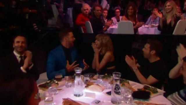 Taylor Swift loses it at Justin Timberlake