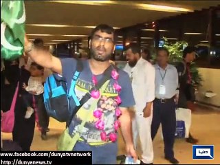 Dunya News-Hundreds of Pakistanis return from war-torn Yemen