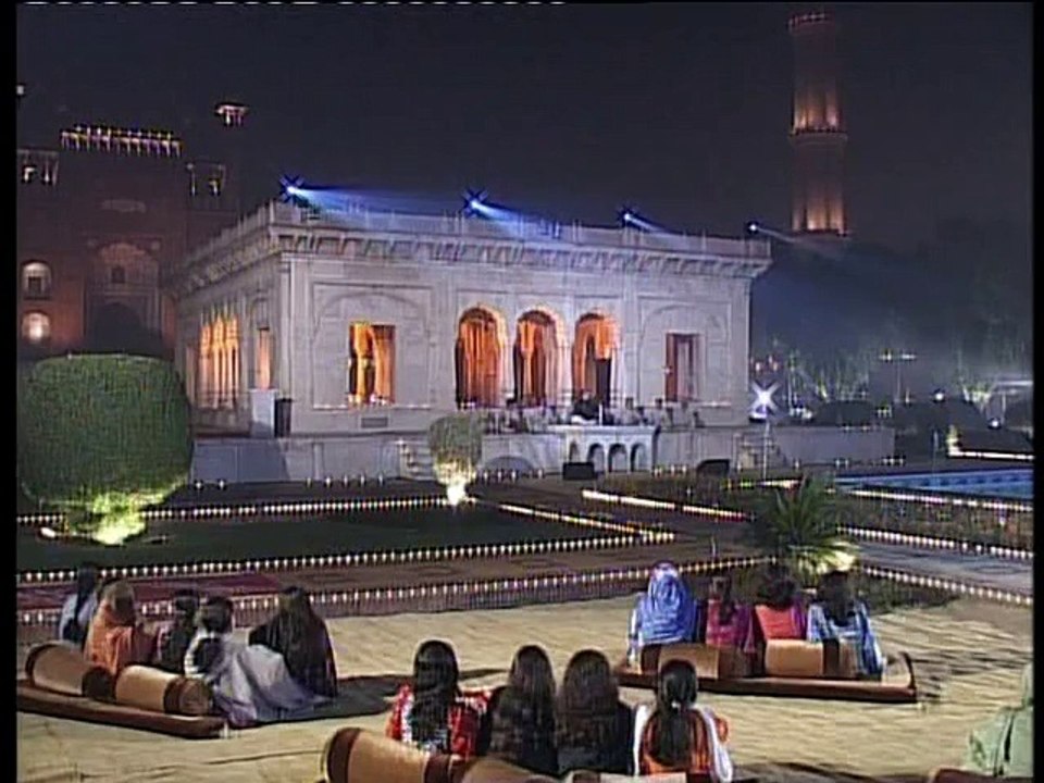 Rahat Fateh Ali Khan - Apna Maqam Paida Kar