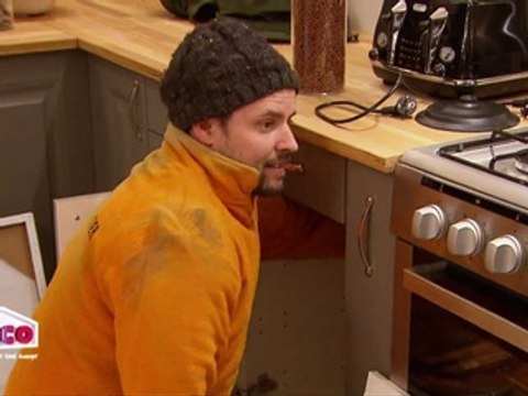 Valérie Damidot fait des crêpes