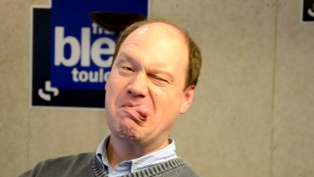 C'est Carnaval à Toulouse, tout est permis : Venez nous tirer la langue...!