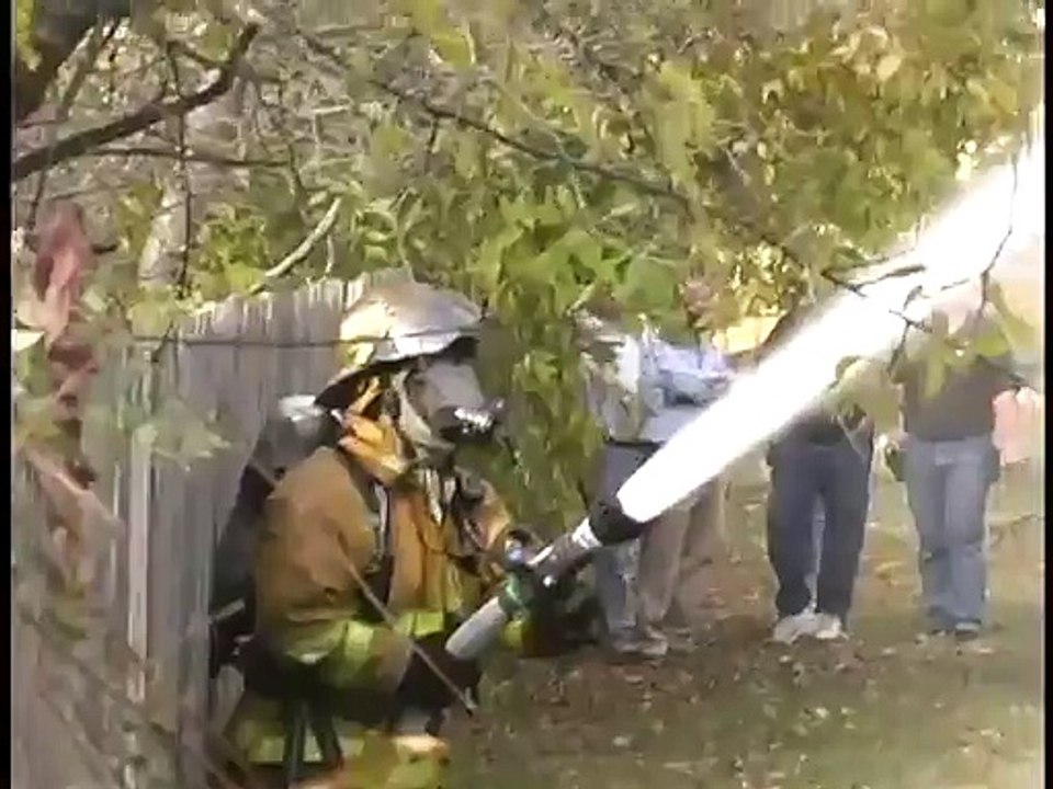 Un pompier qui sert à rien, fail...