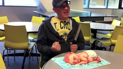 Você comeria um bolo em forma de bebê?