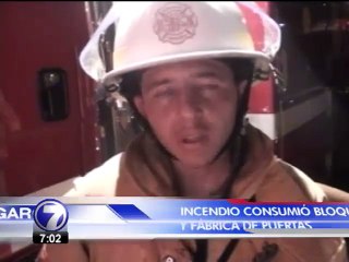 Incendio consumió fábricas de puertas y de bloques en Turrialba