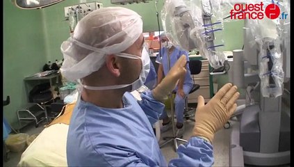 CHU Rennes. extraction avec un robot d'un rein d'une patiente